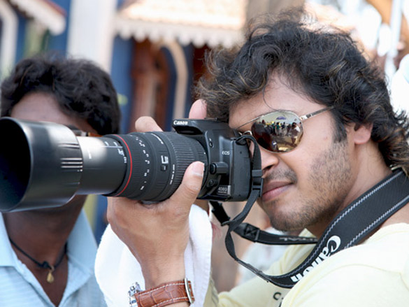 on the sets of golmaal 3 10