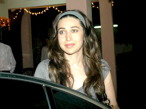 karisma and kareena watch golmaal 3 8
