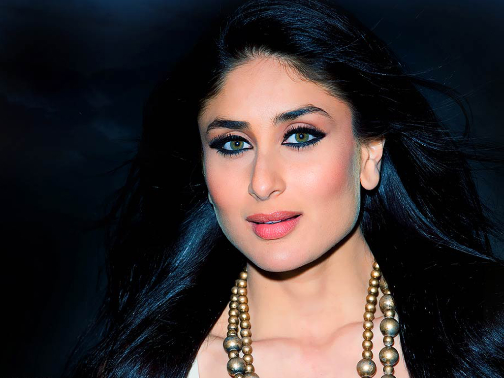 Wallpapers-kareena-kapoor-sexy-wallpaper-kareena-kapoor-wi… | Flickr