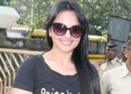 Sonakshi Sinha harassed at 26/11 tribute event Sonakshi Sinha harassed at 26/11 tribute event