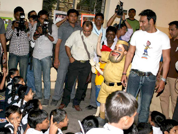 ajay devgn at toonpur ka superrhero promotional events 4