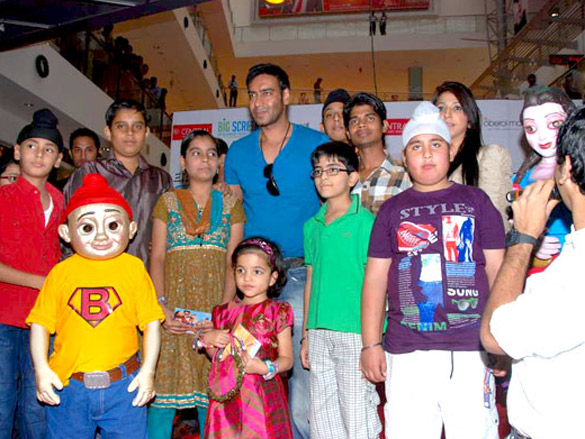 ajay devgn promotes toonpur ka superrhero at oberoi mall 3
