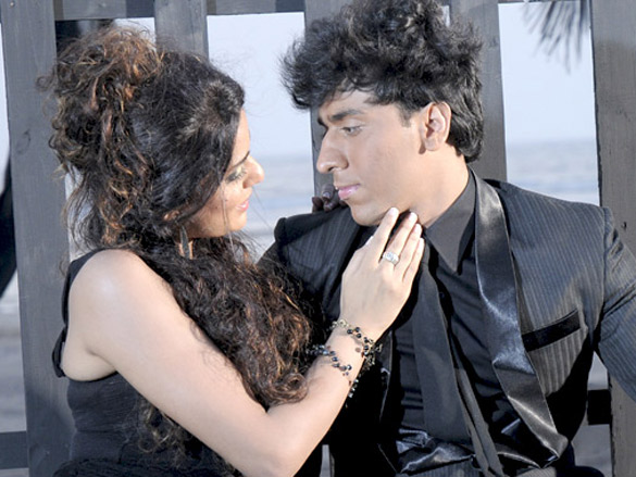 sara khanmunish khan 3