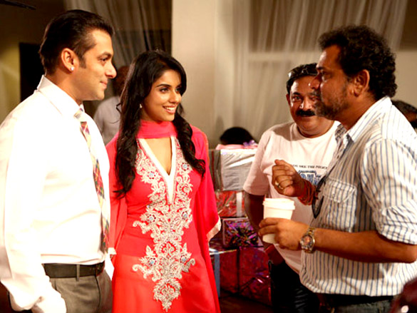 on the sets of ready 22