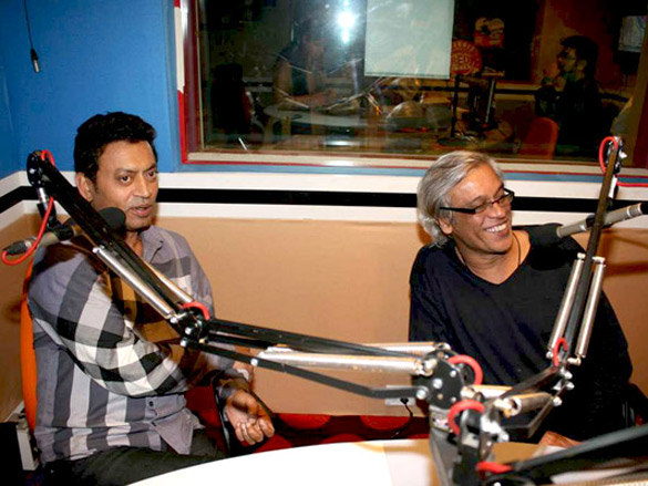 irrfan khan and sudhir mishra at the press meet of yeh saali zindagi 2