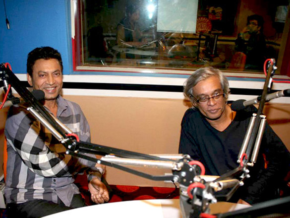 irrfan khan and sudhir mishra at the press meet of yeh saali zindagi 3