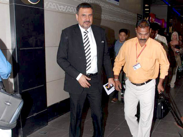 shahrukh and priyanka leave for malaysia for don 2 shoot 7