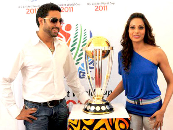 unveiling of dum maaro dum track at cricket world cup 2011 8