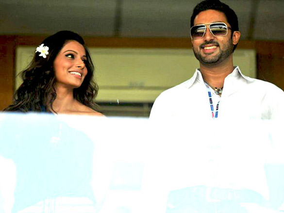 unveiling of dum maaro dum track at cricket world cup 2011 10