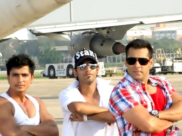 on the sets of ready 26