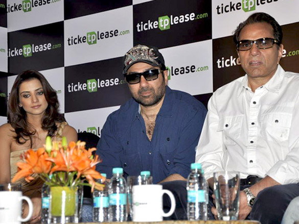 dharmendra sunny deol and ajay devgn launch ticketplease com 8
