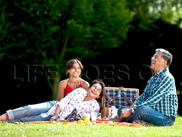 soha ali khangirish karnad 2