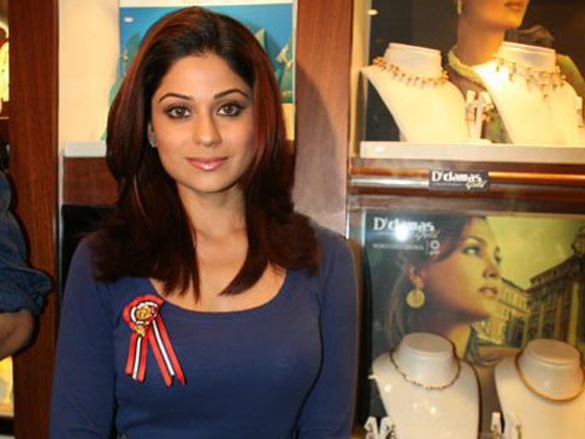 shamita shetty 16