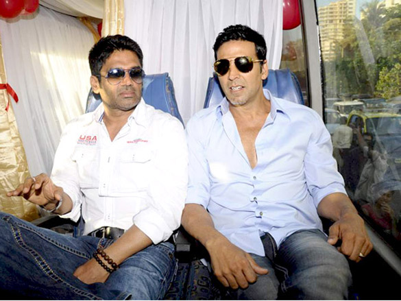 akshay and suniel promote thank you 8