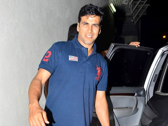 akshay and suniel at thank you special screening 9