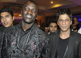 Akon insists on meeting Shah Rukh Khan
