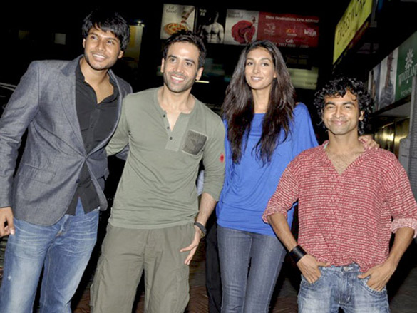 tusshar and preeti desai promote shor in the city at inorbit mall 7