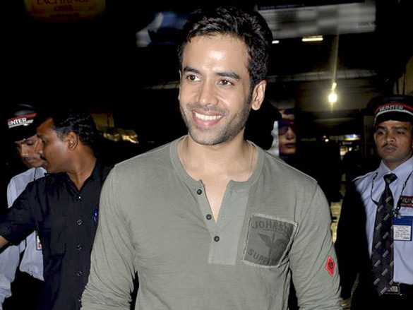 tusshar and preeti desai promote shor in the city at inorbit mall 11
