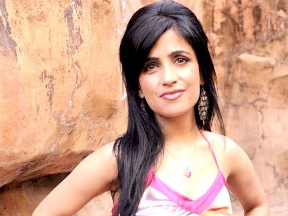 cast of bhindi baazaar inc spotted at water kingdom 5