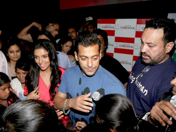 salman and asin at the special screening of ready for kids 5