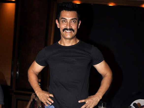 aamir khan unveils his item number song in delhi belly 3