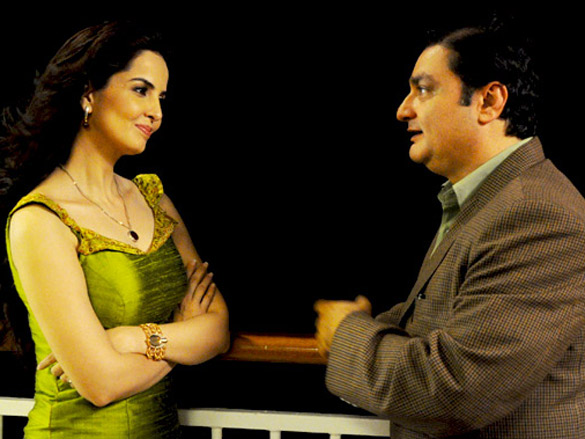 vinay pathak 28
