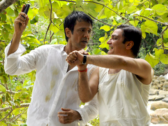 kay kay menonvinay pathak 6