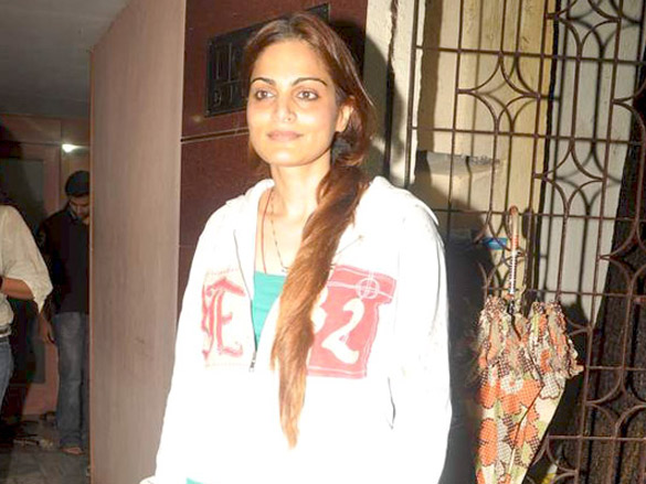 special screening of zindagi na milegi dobara for salim khan and family 7