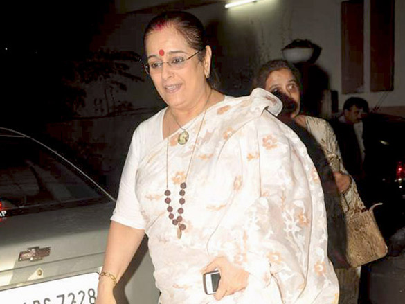 special screening of zindagi na milegi dobara for salim khan and family 9