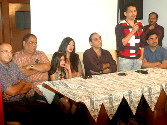 rituparna at warning film press meet 3