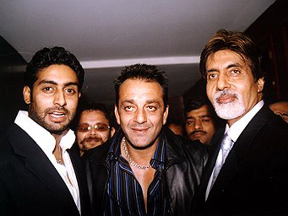 premiere of deewaar at fun republic 5