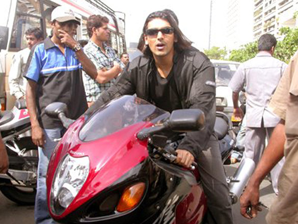 dhoom ride on the streets of mumbai 11