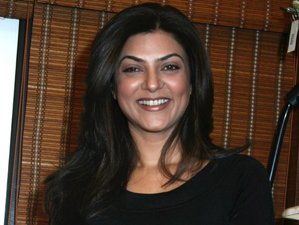 celebs at the launch of shahid aamirs new collection 11