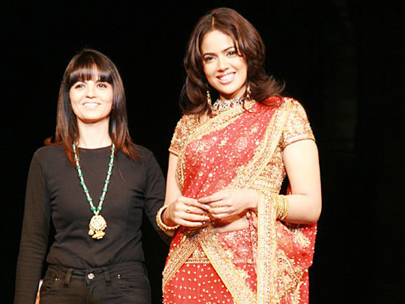 celina and sameera walk the ramp at the mumbai festival 7