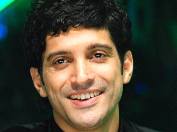 farhan akhtar and purab kohli on the sets of star voice of india 4