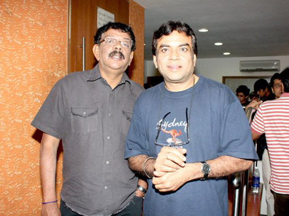 paresh rawal along with director priyadarshan at a special screening of oye lucky lucky oye for his theater friends 2