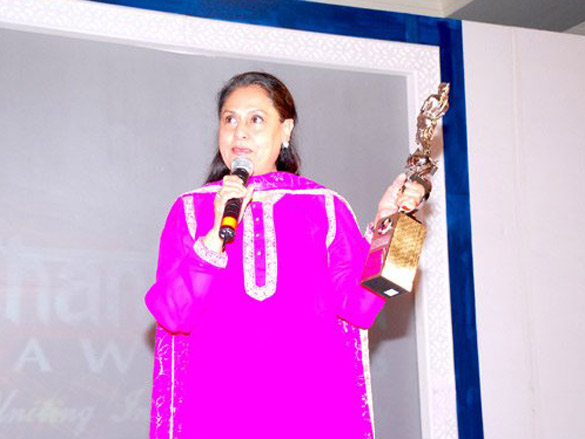 prachi desaiamrita raofarhan akhtar and others at v shantaram awards 11