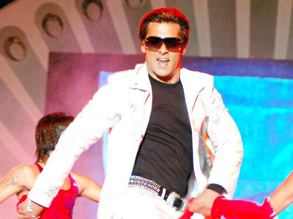 salman and lara perform at the ideas india rocking concert in pune 7