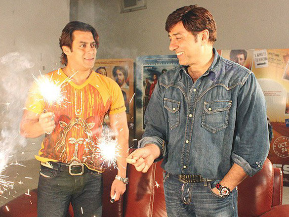 salman khan and sunny deol celebrate the success of heroes 2