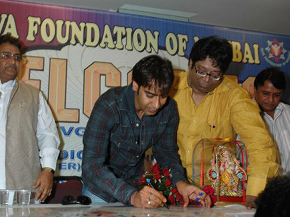 ajay devgn inaugurates yuva foundation of mumbai 5