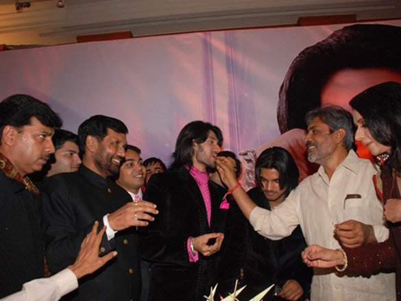 anuj saxena introduces chirag paswanson of ramvilas paswanalso celebration party of chirags birthday 3