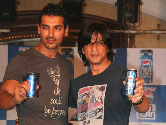 shahrukh khan and john abraham launch pepsi my can 2