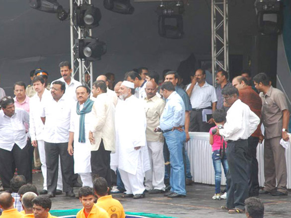 ajay soha and neil at sachin ahirs dahi handi celebration 8