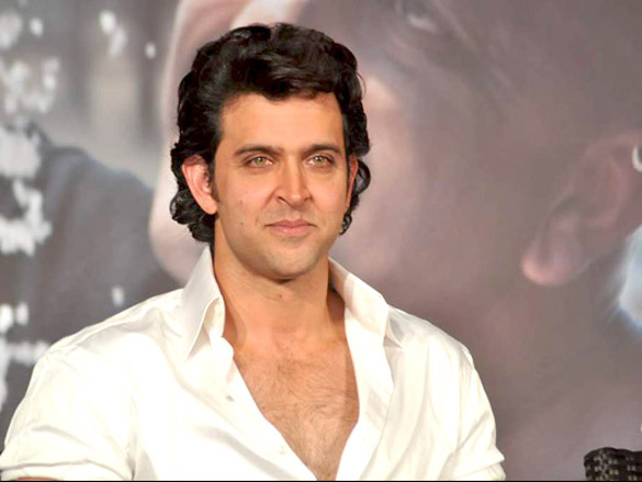 karan hrithik sanjay and priyanka unveil the first trailer of agneepath 16