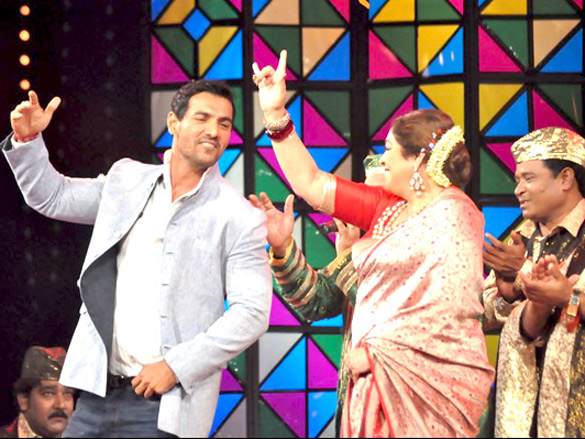 john and genelia promote force on indias got talent 7