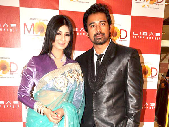 ayesha and rannvijay promote mod movie at libas store 6