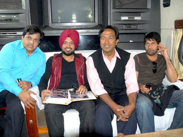 on the sets of khushiyaan 10