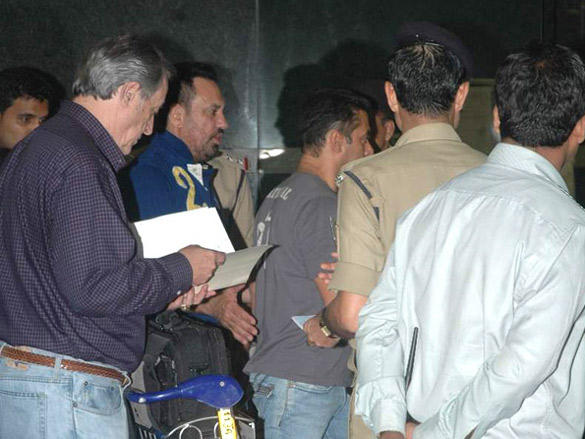 salman khan leaves for germany 3