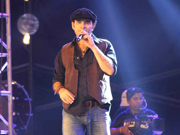 ranbir and rahman rock at rockstar live concert 9