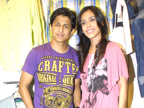 hrishita bhatt promotes her film shakal pe mat ja 4